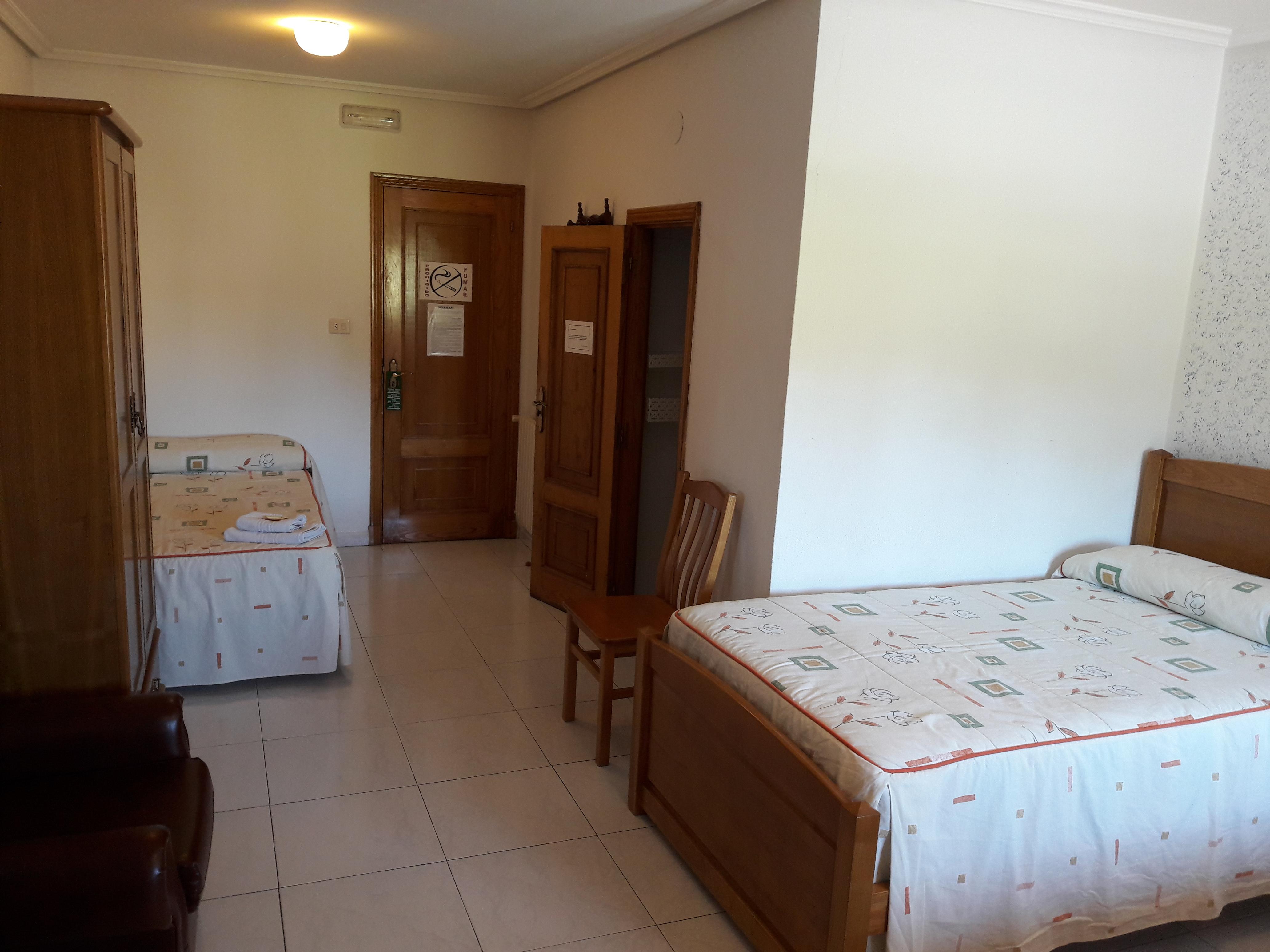 Hostal Sequeiros San Ciprian de Vinas Exterior photo