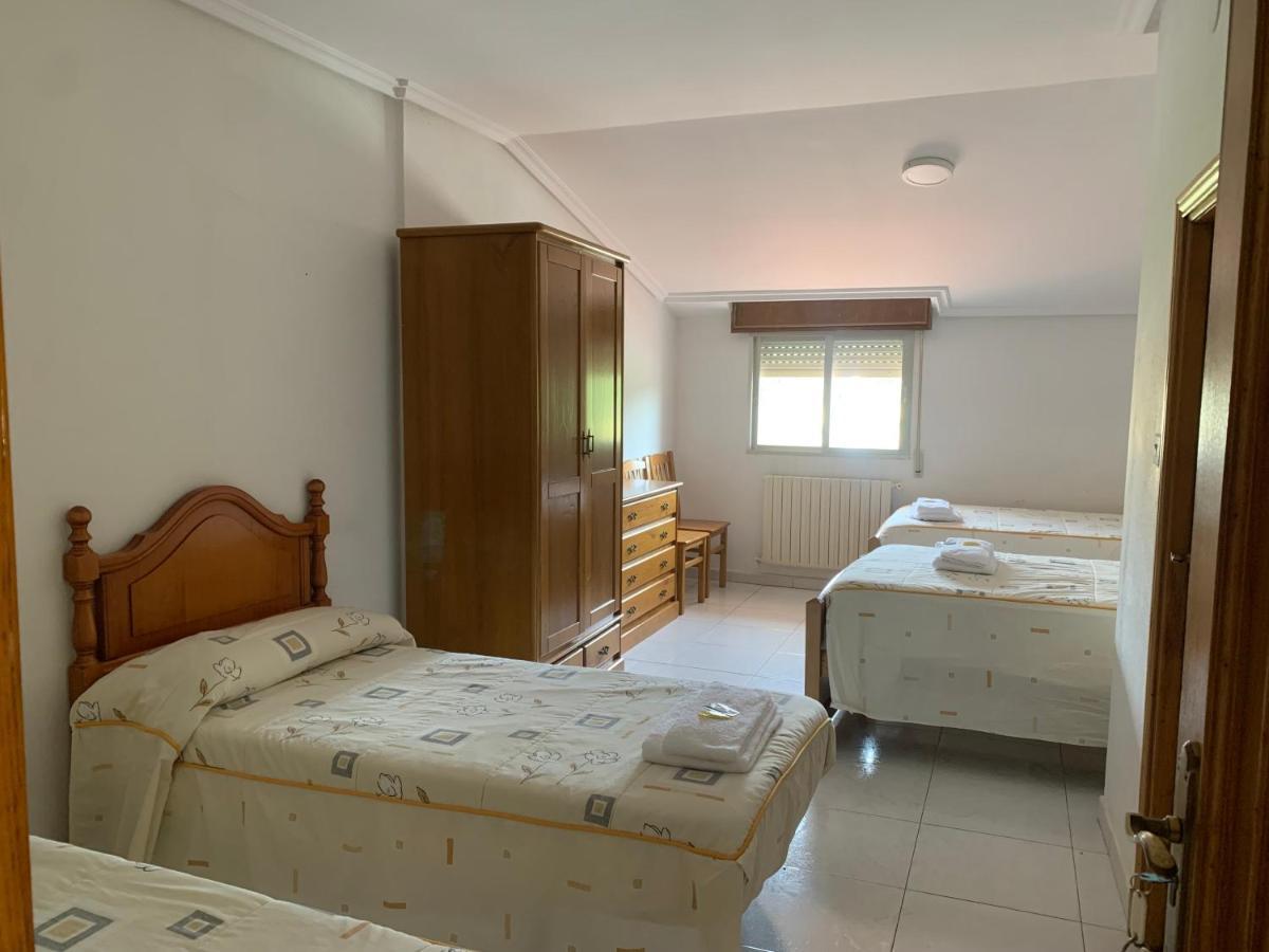Hostal Sequeiros San Ciprian de Vinas Exterior photo