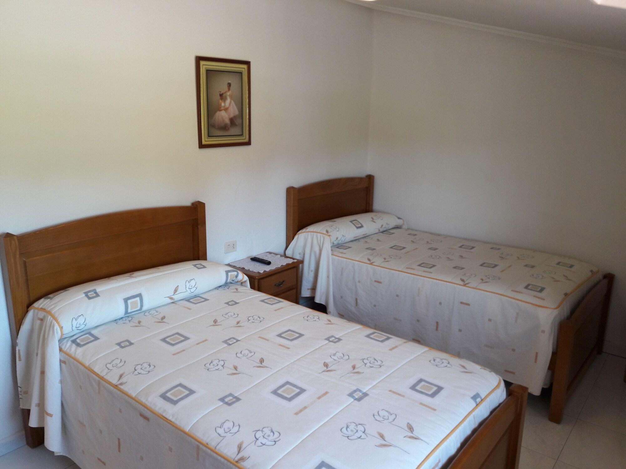 Hostal Sequeiros San Ciprian de Vinas Exterior photo