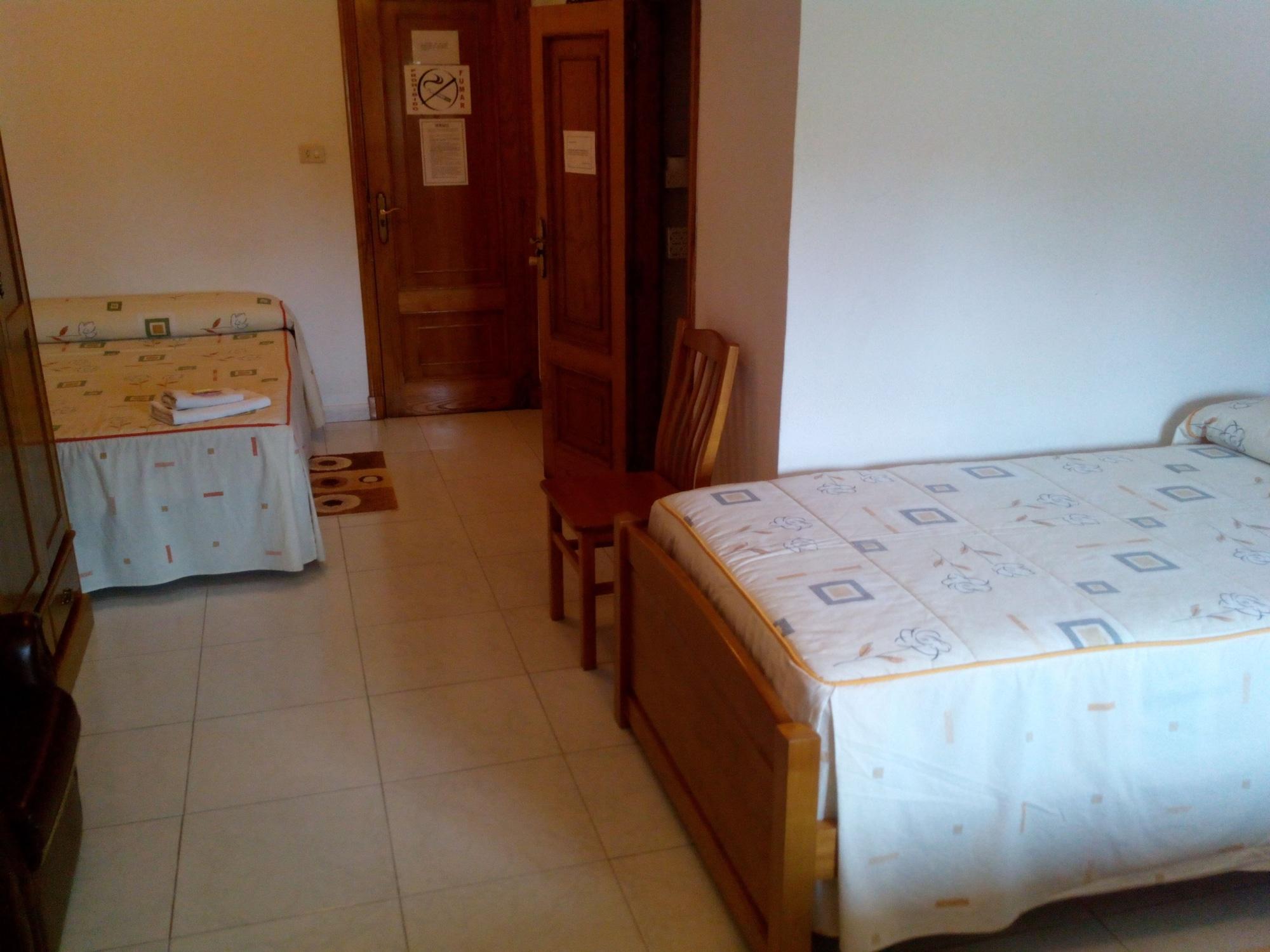 Hostal Sequeiros San Ciprian de Vinas Exterior photo